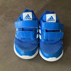 Boys Adidas shoes size 5k